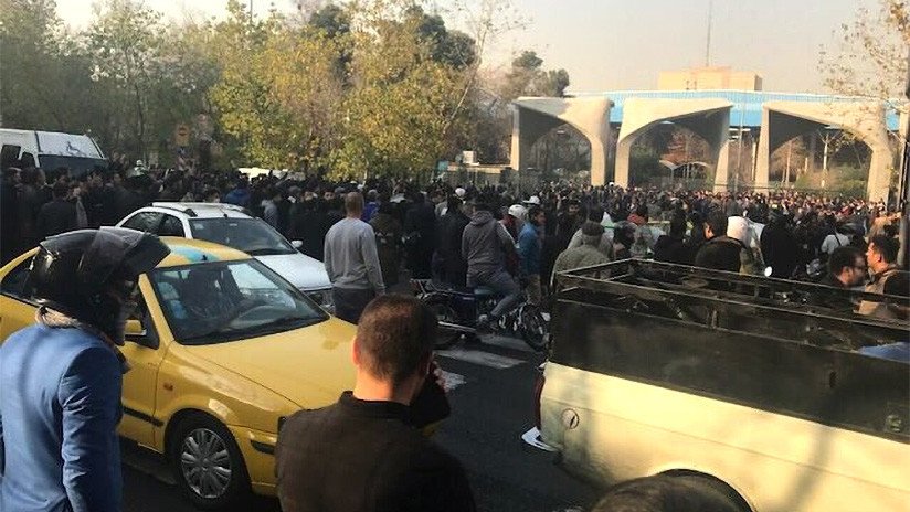 Irán vive su tercer día de protestas antigubernamentales