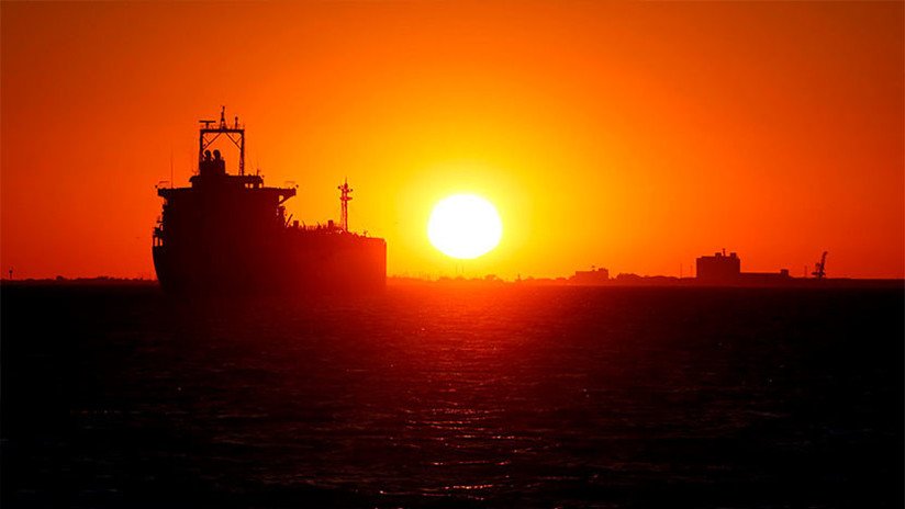 Corea del Sur retiene un buque panameño sospechado de vender petróleo a Corea del Norte