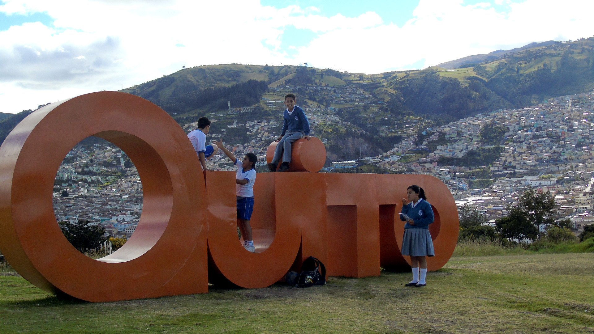Diversa, cultural y ciudad inmortal': Así es Quito definida por su gente