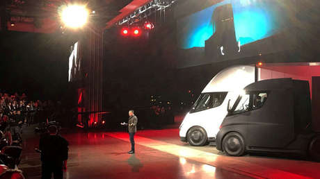 VIDEO: Imágenes inéditas del camión eléctrico de Tesla a plena luz del día se filtran en la Red