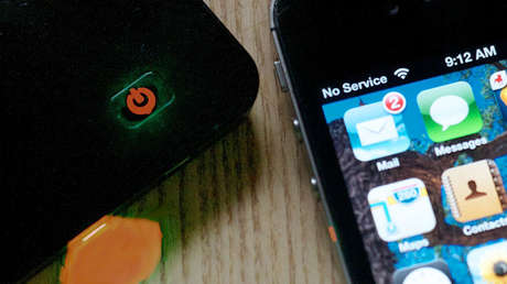 ¿Aún sube su teléfono móvil con la mano para mejorar la cobertura? ¡No sirve para nada!