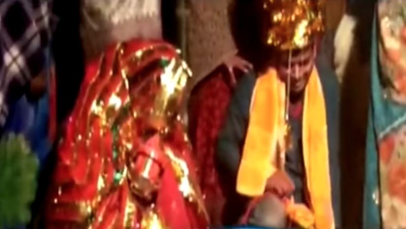 Un hombre es secuestrado y obligado a casarse a punta de pistola con una mujer en la India (VIDEO)