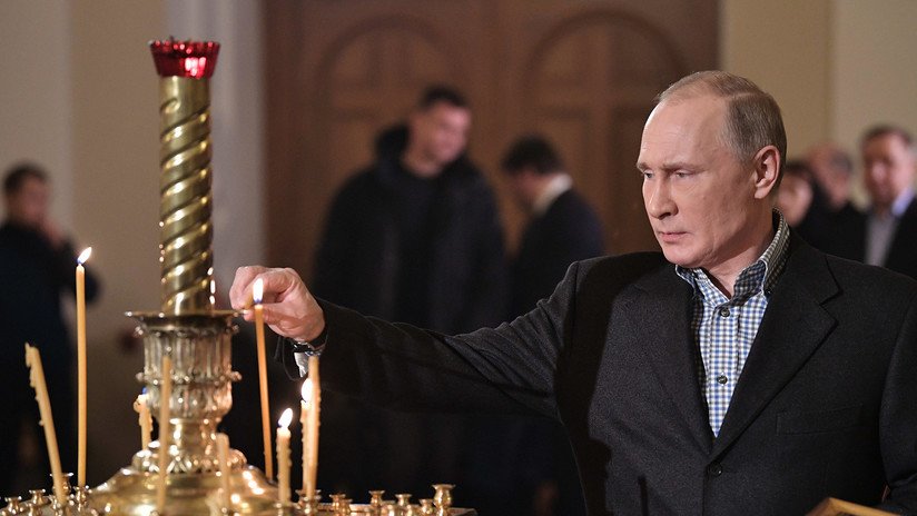 El presidente Putin recibe la Navidad en la iglesia donde bautizaron a su padre