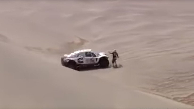 VIDEO: Una piloto evita ser atropellada de milagro en una etapa del Rally Dakar 2018
