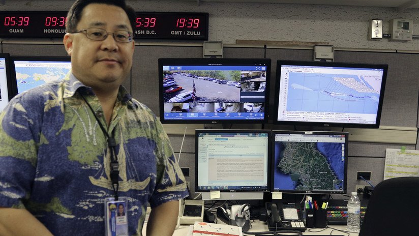 Los responsables de las alertas nucleares en Hawái posaron con sus contraseñas a la vista (FOTOS)