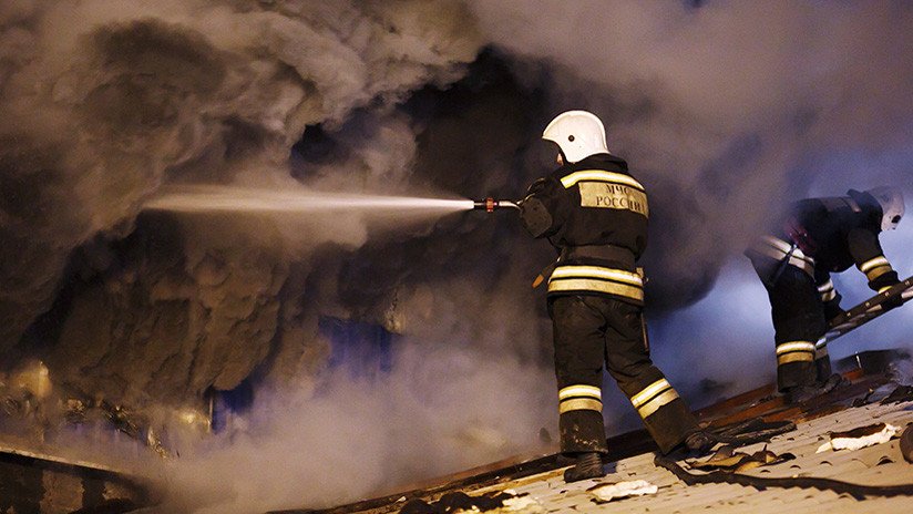 A vista de dron: Un incendio se desata en el mayor mercado de Moscú (VIDEO)