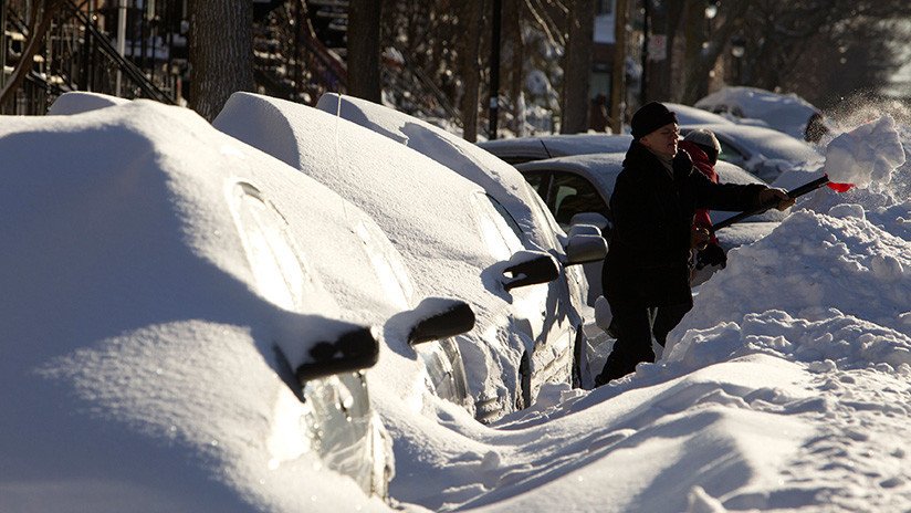 "Jajajaja": Policía canadiense intenta multar a un coche de nieve (FOTOS)