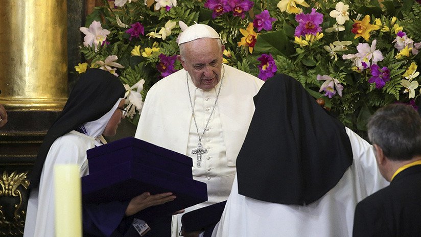 El papa Francisco compara a las "monjas chismosas" con "terroristas" de Sendero Luminoso