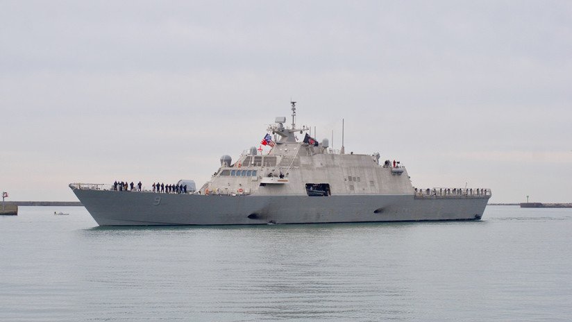 Vencido por el frío: Un buque de guerra de EE.UU. nuevo, atrapado por el hielo (FOTOS)