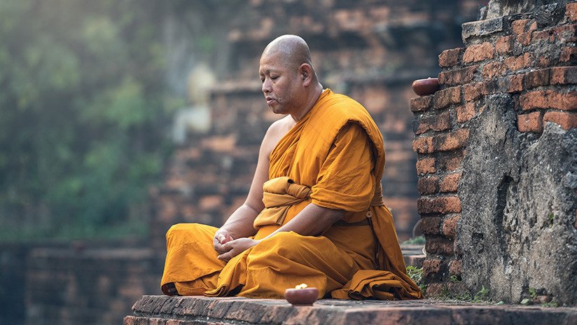 FOTO: Un monje budista 'sonríe' dos meses después de su muerte