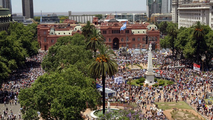 Polémica en Argentina por las remodelaciones en la emblemática Plaza de Mayo