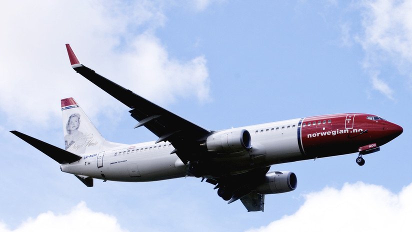 Un avión noruego con 84 fontaneros a bordo aterriza de emergencia por un problema con los inodoros