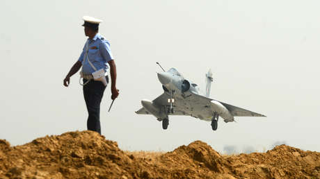 India da luz verde a la compra de 240 bombas de precisión de Rusia