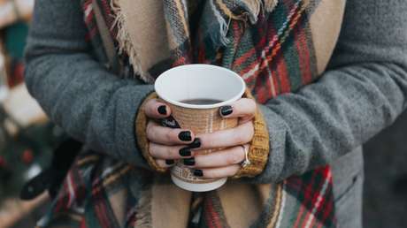 En este país quieren gravar con un impuesto a los que toman café para llevar