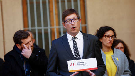 España: Un exconsejero catalán que estuvo encarcelado por el 'procés' abandona la política