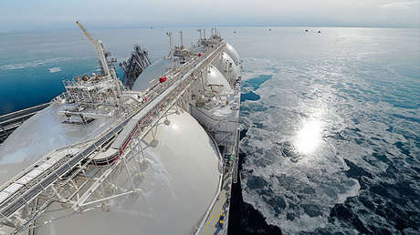 Un barco con gas licuado extraído de Rusia da media vuelta antes de llegar a EE.UU.