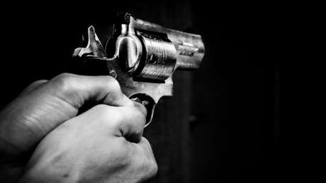 Dispara sin querer a un amigo en la cabeza durante un peligroso reto viral