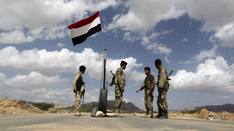 Un ataque suicida deja 10 policías muertos en Yemen