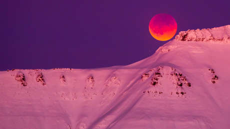 FOTOS: La superluna azul de sangre encandila al mundo con su belleza mística