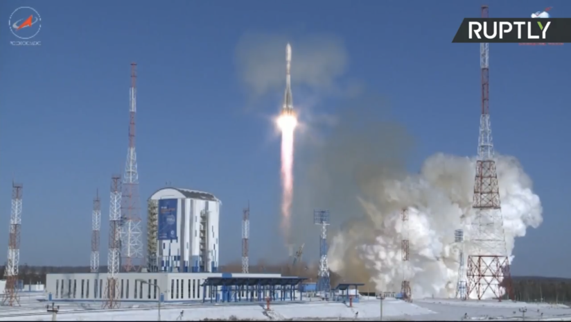 VIDEO: Lanzamiento de un cohete portador Soyuz con varios satélites a bordo