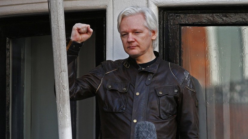 Assange sobre su orden de arresto: "Solo hemos perdido el primer punto, la audiencia continúa"