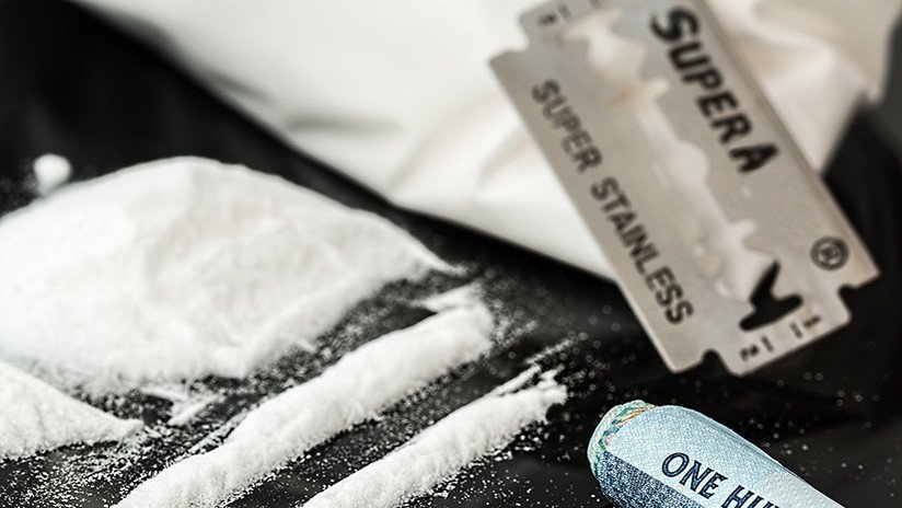"Pulverizar bien la cocaína" o "aspirar agua tibia": ¿Reducción de riesgo o incitación a las drogas?