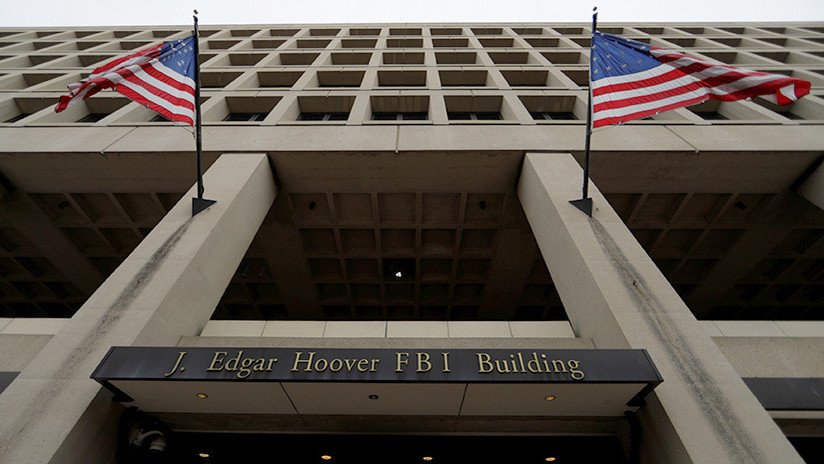 Mensajes del FBI: Obama solicitó noticias sobre la investigación a Clinton