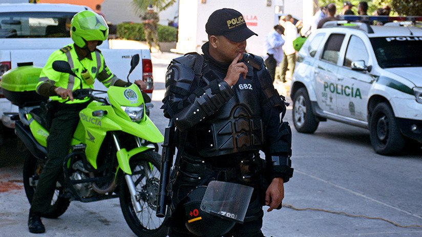 Policía mata a tiros a un joven colombiano que lo amenazó tras no pagar una gaseosa (VIDEO +18)