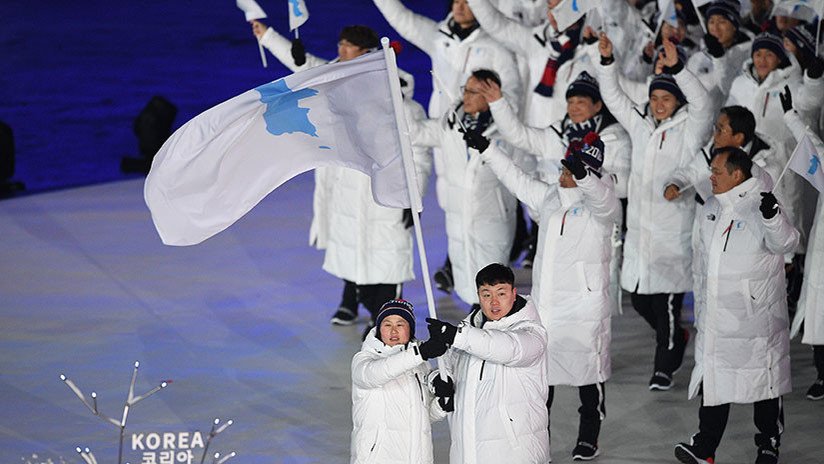 Histórico: La selección de la Corea 'unida' desfila en la ceremonia de apertura de los JJ.OO.