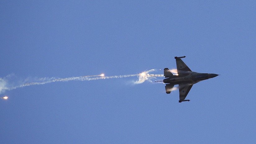 FOTO, VIDEO: Se estrella un caza israelí como resultado de un ataque desde Siria