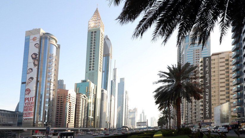 FOTOS: Un hotel de Dubái se convierte en el más alto del mundo solo por un metro