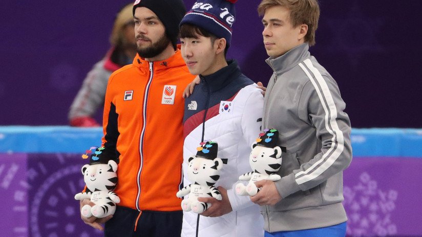 JJ.OO.: Acusan a patinador holandés de realizar un gesto obsceno durante la ceremonia de premiación