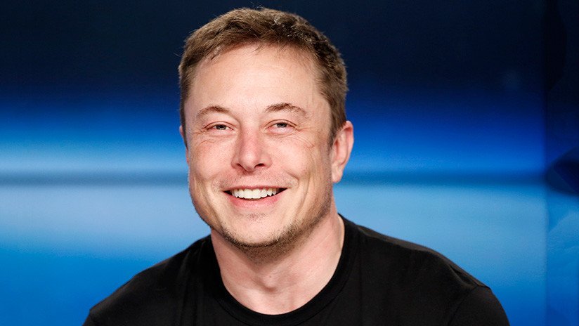 Elon Musk: "Me comeré mi sombrero si el cohete de un competidor vuela antes de 2023"