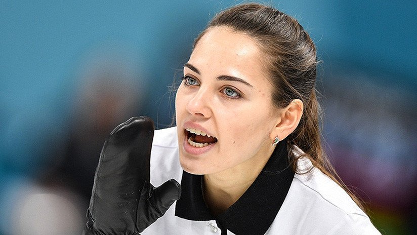 Anastasía Bryzgálova, campeona rusa de curling: "Las medallas no se ganan por la belleza"