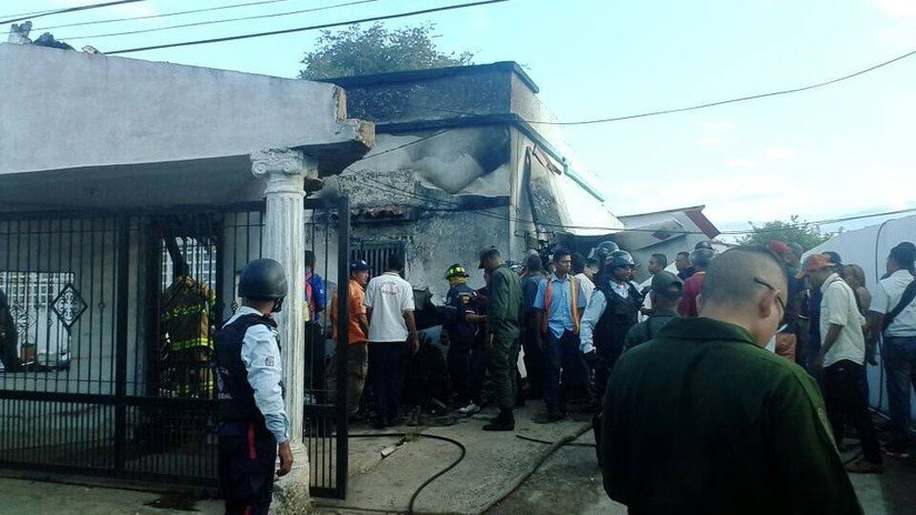 FOTOS, VIDEOS: Un avioneta cae sobre una vivienda en Venezuela