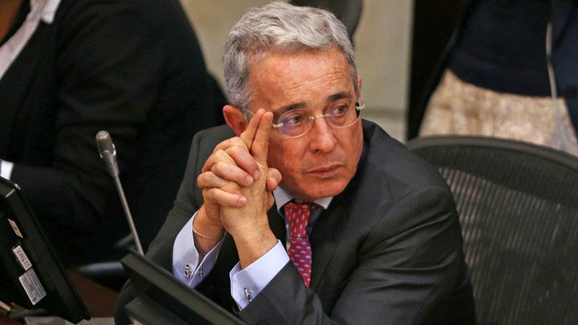 Uribe acusa de "persecución" a la Justicia de Colombia por investigarle