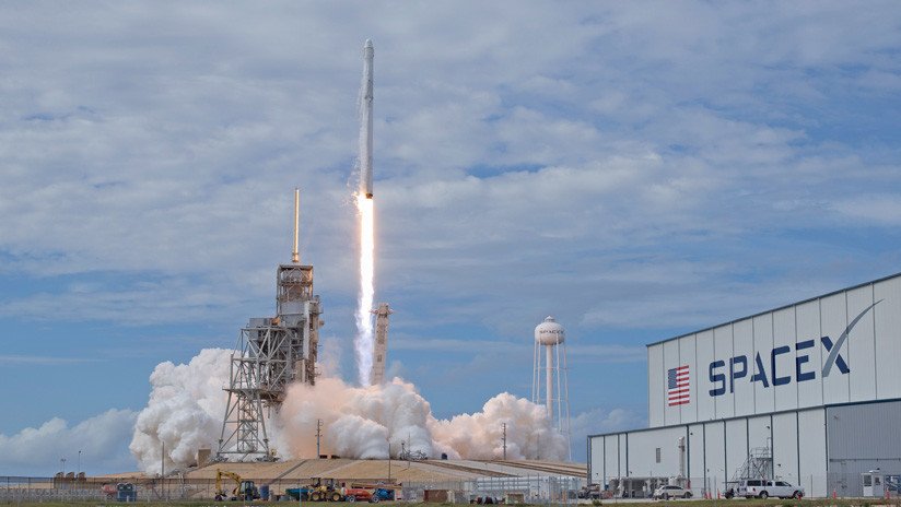 VIDEO: SpaceX lanza un Falcon 9 con el primer satélite espía español (y algo más)