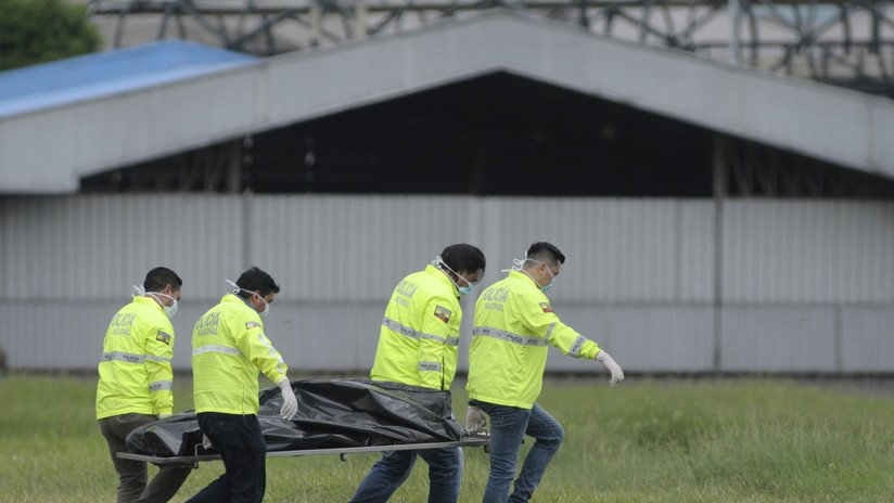 Quiénes eran los dos jóvenes que murieron tras caer de un avión en el aeropuerto de Guayaquil