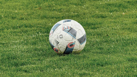 Filtran fotos íntimas del presidente de un club paraguayo de fútbol junto a un jugador