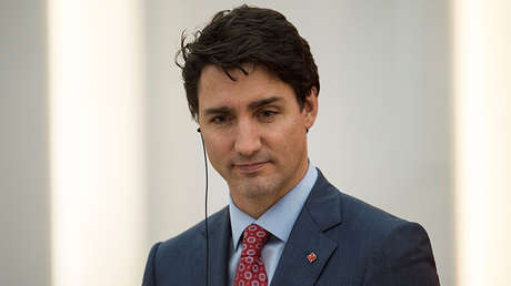 Un vehículo de la caravana del primer ministro de Canadá, implicado en un accidente con tres heridos