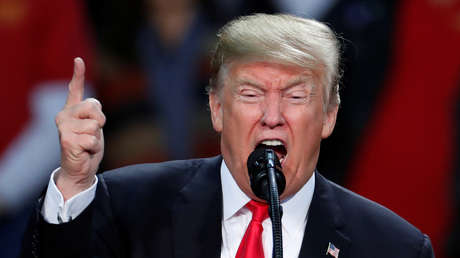 Trump: "El FBI gasta demasiado tiempo acusando a Rusia, por esto perdió al tirador de Florida"