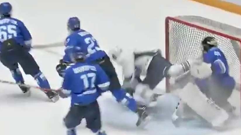VIDEO: Con un patín cortan la garganta a un jugador de hockey en pleno partido