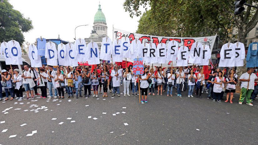 ¿Por qué los maestros argentinos están en huelga?