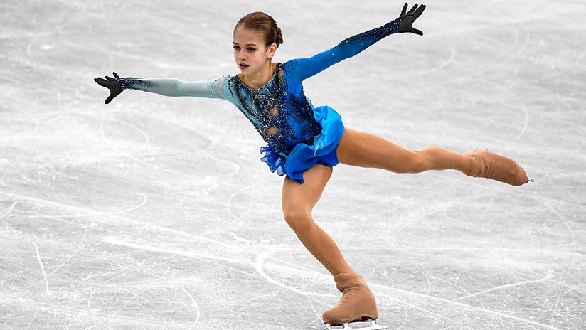 VIDEO: Una rusa de 13 años hace historia en el patinaje femenino con dos saltos cuádruples