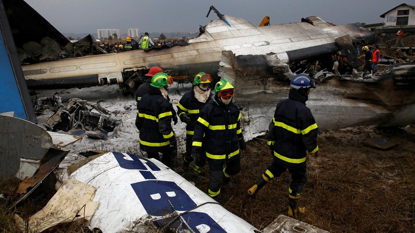 Asciende a 49 el número de muertos por el siniestro aéreo en Nepal