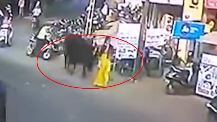 VIDEO BRUTAL: Un toro de 900 kilos lanza a una mujer varios metros por los aires