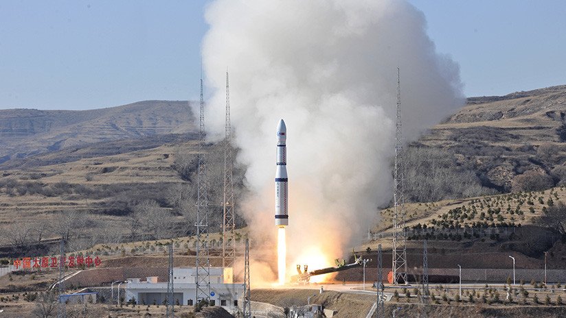FOTO: China lanza un satélite para la exploración de recursos terrestres