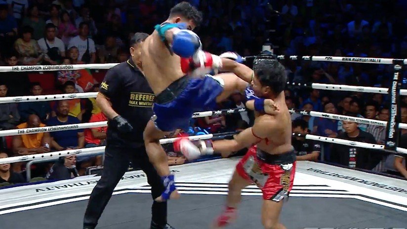 VIDEO: Un luchador de Muay Thai noquea a su rival con un impresionante golpe a lo 'Mortal Kombat'