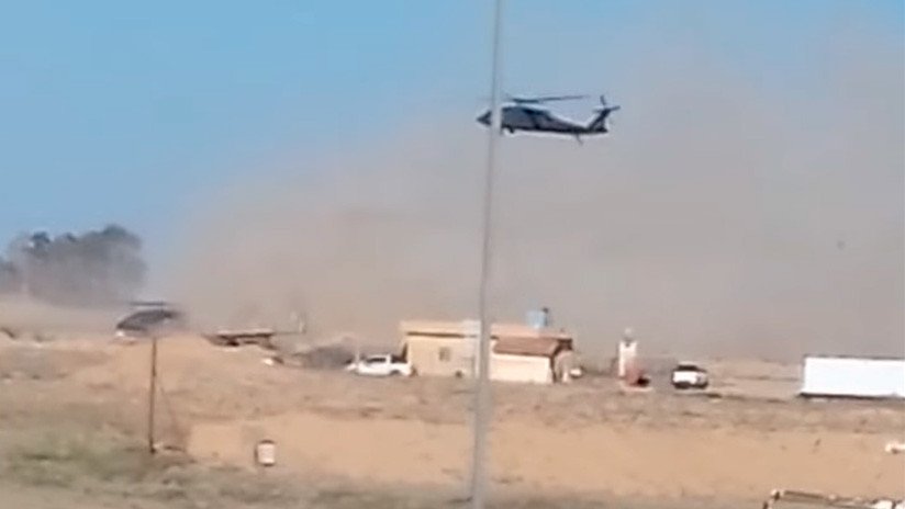 Graban cómo EE.UU. despliega helicópteros en su base en Siria en el mayor campo petrolero del país