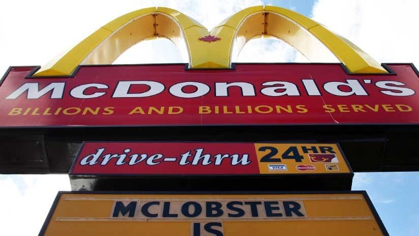 "Contratamos perdedores": Una valla de McDonald enciende las redes (FOTO)
